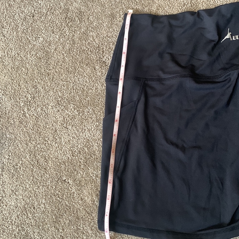 Workout shorts - Picture 5 of 7